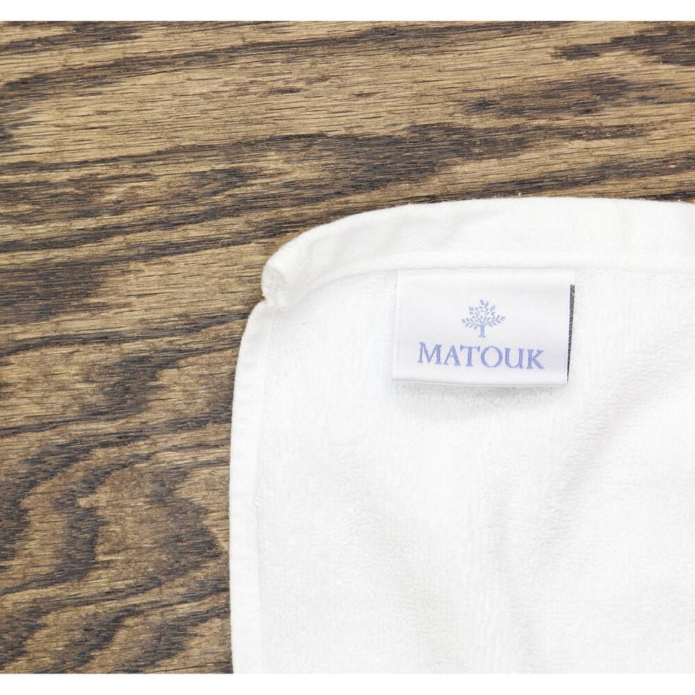 Matouk Auberge `R` Monogrammed Cotton Wash Cloth T334-R-WTOW White 12x12 - Picture 4 of 5